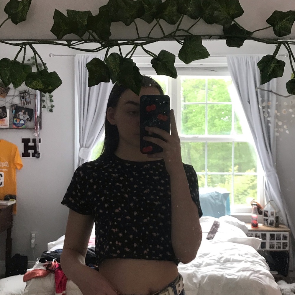 Short crop top